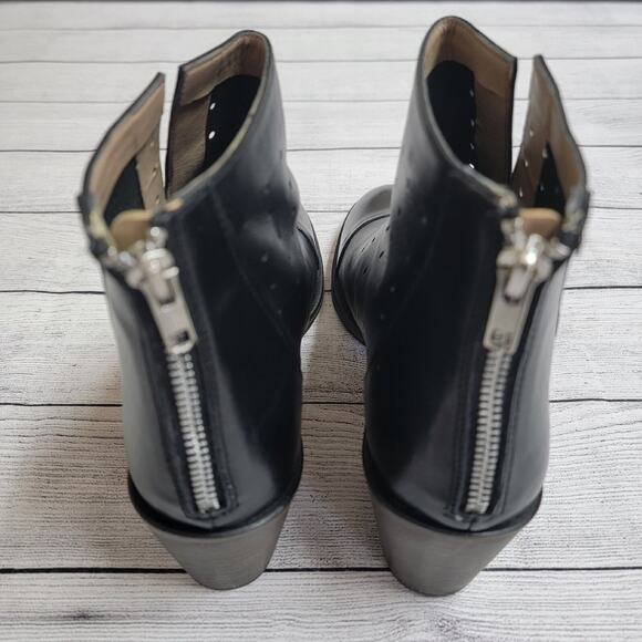 Journee Collection Ulima Leather Zipper Cap Toe Boots Black Women's Size 10 - Picture 4 of 9